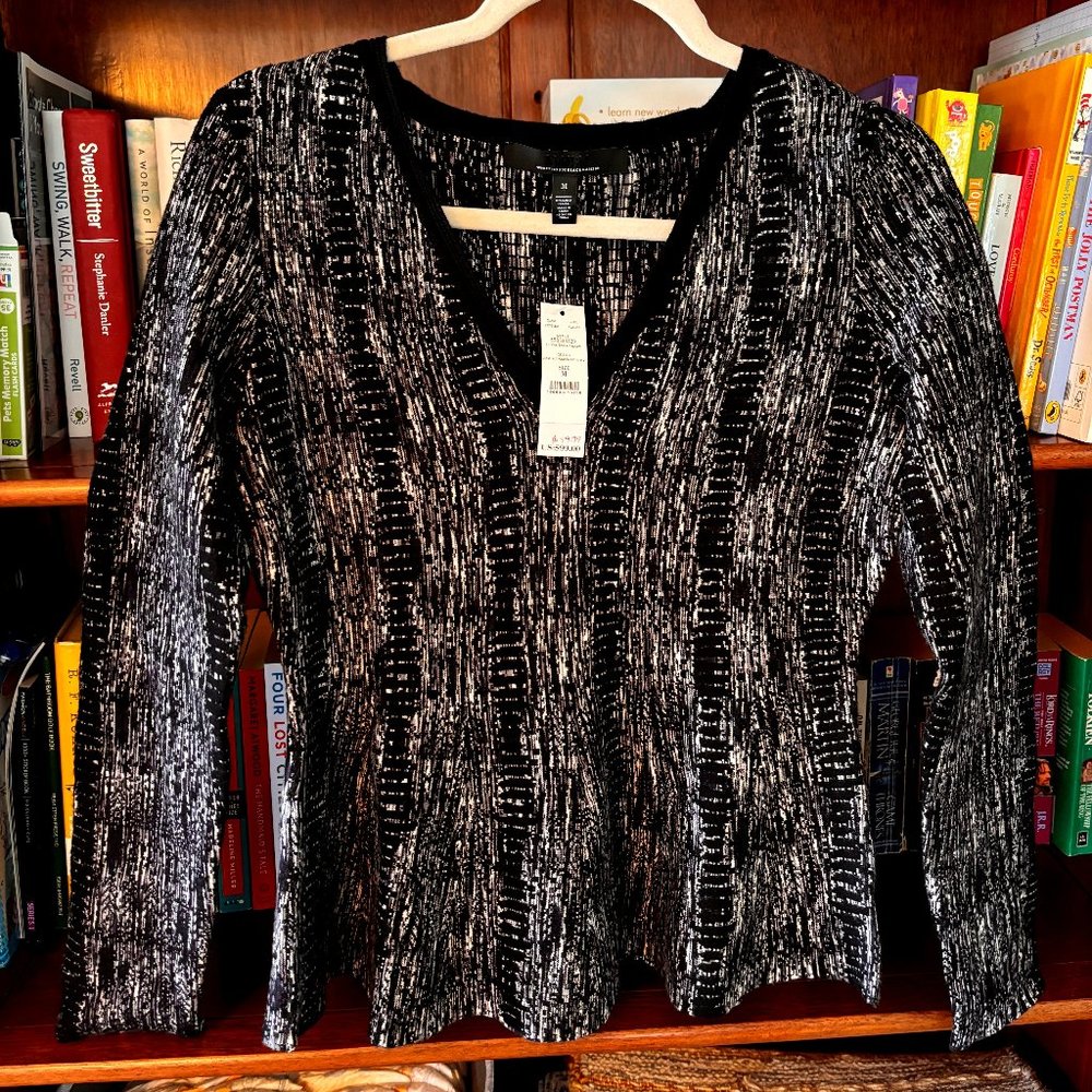 NWT White House Black Market Long Sleeve V-Neck Snake Peplum